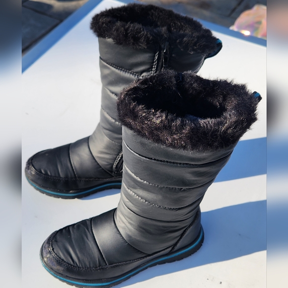 Kids Zip Up Fuzzy Snow Boot - Size 1 - Picture 1 of 13